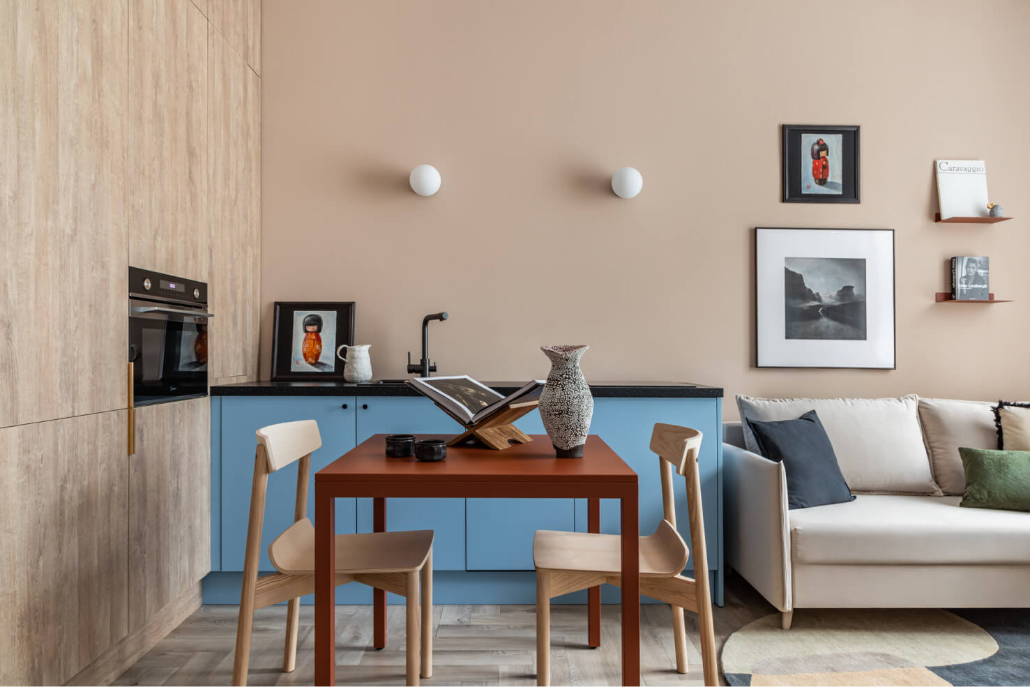 INTERIOR+DESIGN | Квартира 42 кв. метра в цвете года Panton: проект Софии Ляминой